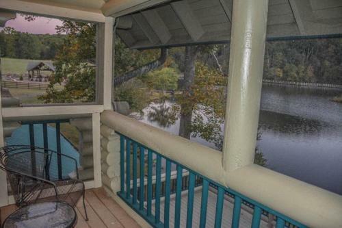 Falling Waters Mountain Lodge
