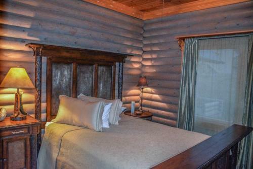 Falling Waters Mountain Lodge