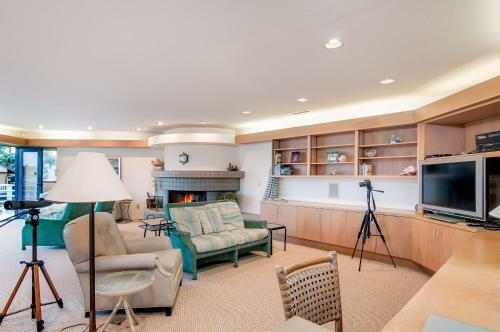 Moonlight Beach Home