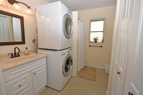 2585 N. Beach Rd