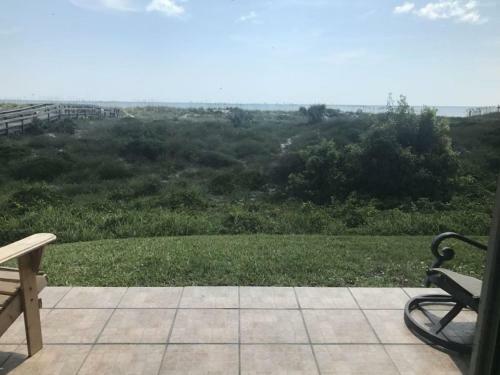 Apartamento First Floor Beachfront Condo #125269