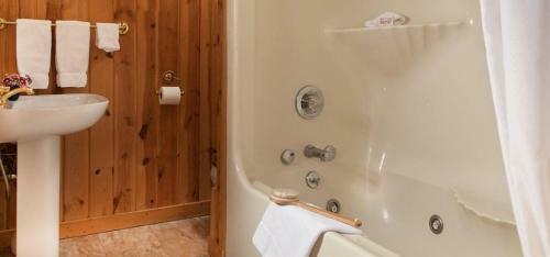 Posada Thorp House Inn & Cottages