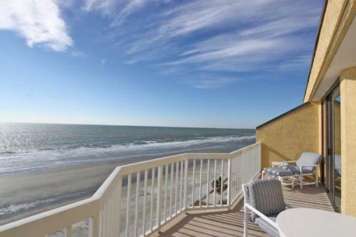 Apartamento Chas. Oceanfront 419 Condo