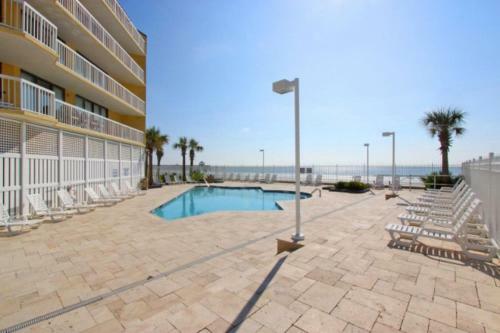 Apartamento Chas. Oceanfront 419 Condo