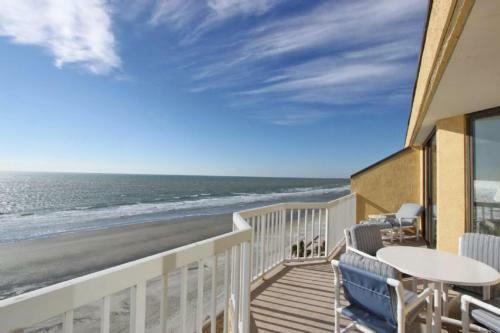 Apartamento Chas. Oceanfront 419 Condo