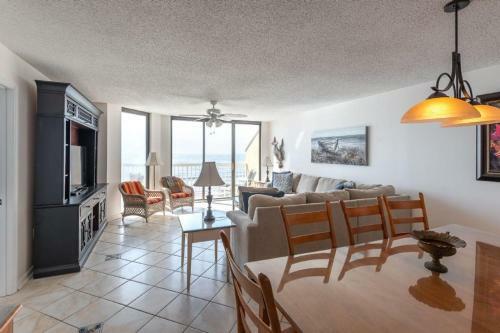 Apartamento Chas. Oceanfront 419 Condo