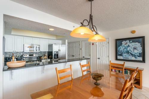 Apartamento Chas. Oceanfront 419 Condo
