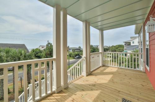 West Ashley Avenue 0420 - Sandy Bottoms Home