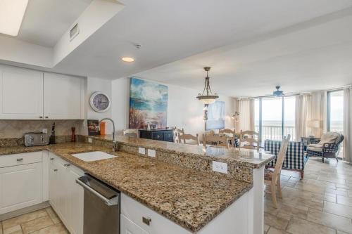 Apartamento Chas. Oceanfront 305 - Top Shelf Condo