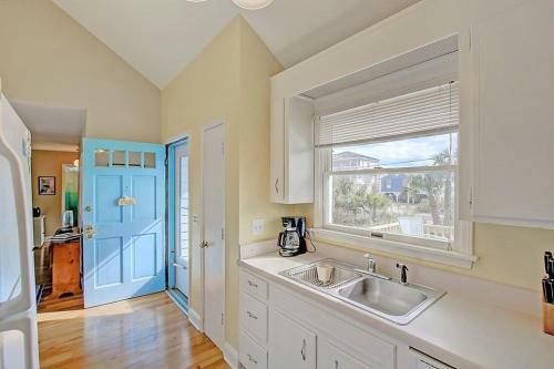 1578 East Ashley Home