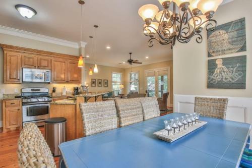 East Ashley Avenue 1008 - The Okeanos Home