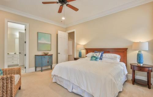 East Ashley Avenue 1008 - The Okeanos Home