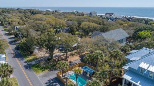 East Ashley Avenue 1008 - The Okeanos Home