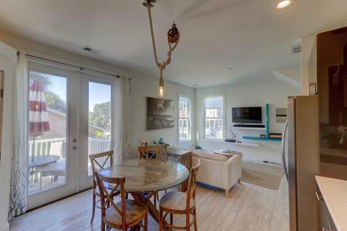125-b East Ashley Townhouse