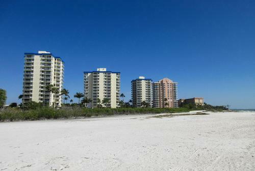 Estero Beach & Tennis #205c Apartment