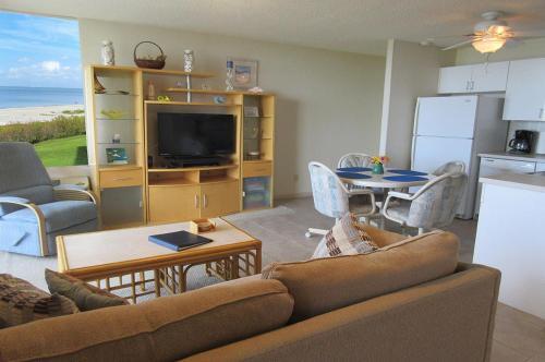 Estero Beach & Tennis #205c Apartment
