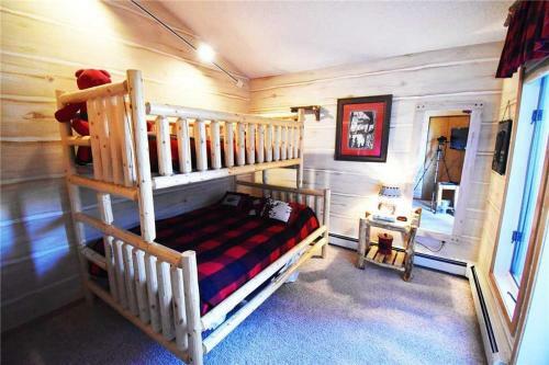 Cross Creek 203 (condo)