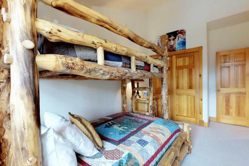 Water Dance Lakeside