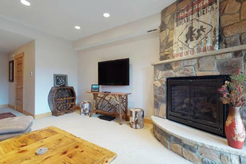 Water Dance Lakeside