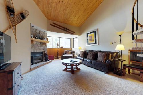 Apartamento Ten Mile Condos