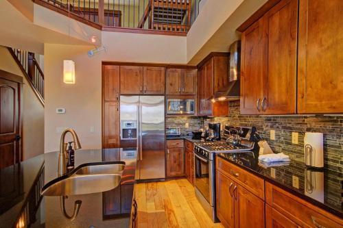 B202 Watertower Place Townhouse