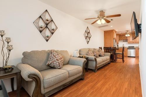 Cottage By The Pier - Sand Dollar