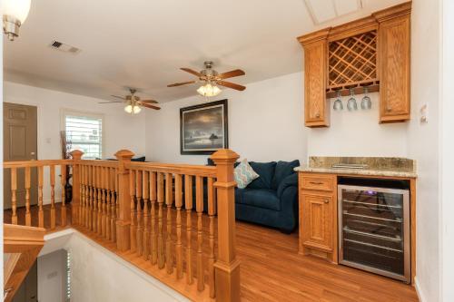 Cottage By The Pier - Sand Dollar