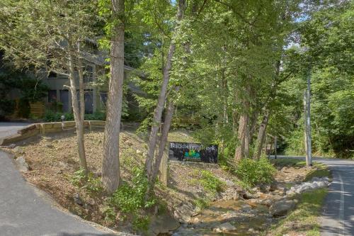 1228 Creekside Serenade