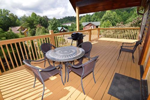 1715 Moonshine Hollow