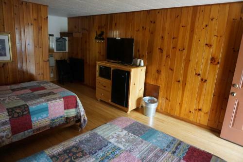 Marshall's Creek Rest Motel