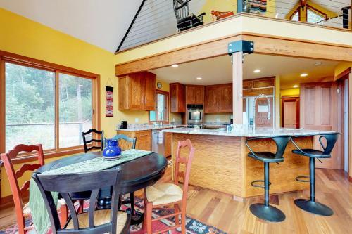 The Grizzly House
