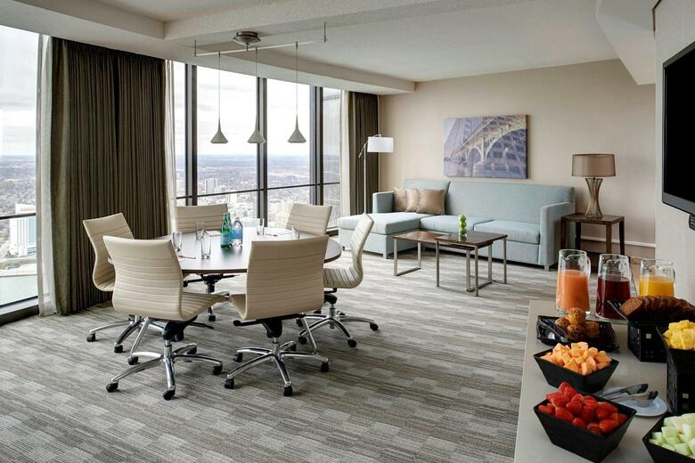 Hotel Detroit Marriott At The Renaissance Center
