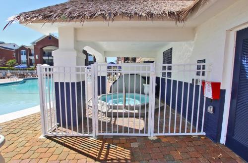 Emerald Greens 3701 Apartment