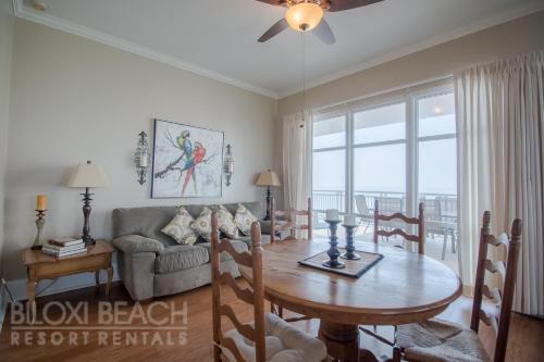 Legacy I 1306 Penthouse - Three Bedroom Apartment