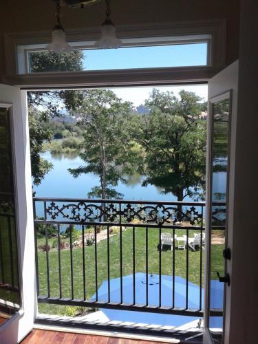 Bed & Breakfast The River Belle Inn