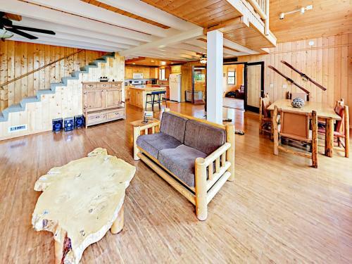 1634 Cedarbark Lane Cabin