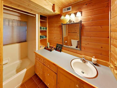1634 Cedarbark Lane Cabin