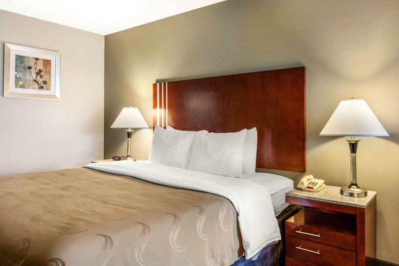 Hotel Quality Inn Airport I-240