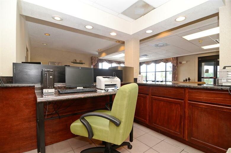 Hotel Quality Inn Airport I-240