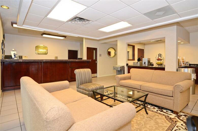 Hotel Quality Inn Airport I-240