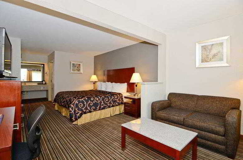 Hotel Quality Inn Airport I-240