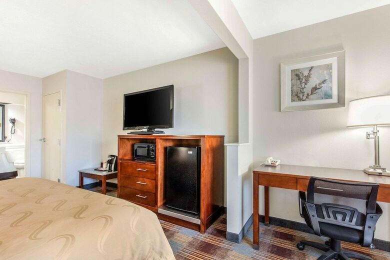 Hotel Quality Inn Airport I-240