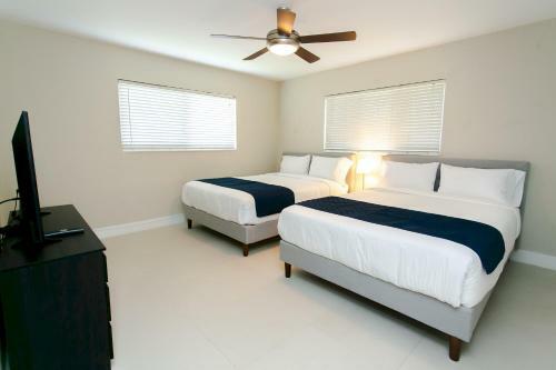 Luxury 4br Home Pool Best Location Minutes From Beach