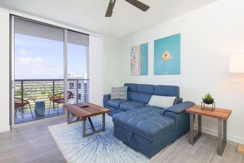 Aparthotel Luxury 2 Br Condos W/ Balcony