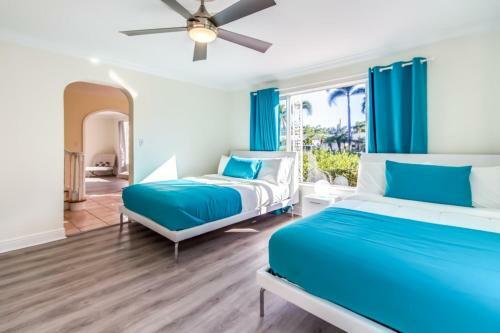 Hollywood Chateau Villa
