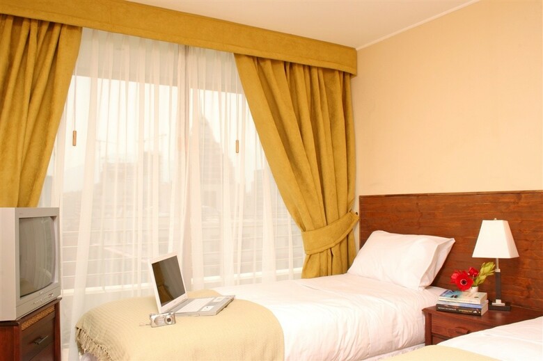 Aparthotel Versalles Suites
