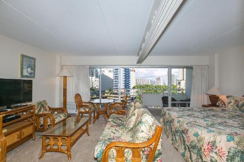 Ilikai Tower 705 City View 1br