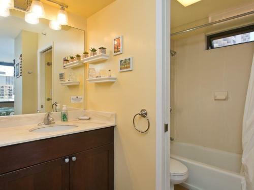Banyan 1214-i Apartment Apts
