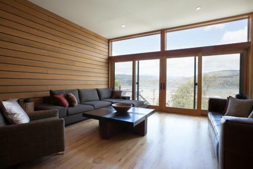 Aloft-river View-ac-5br/2.5ba