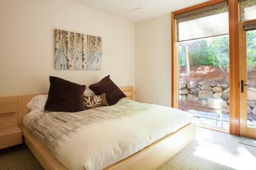 Aloft-river View-ac-5br/2.5ba